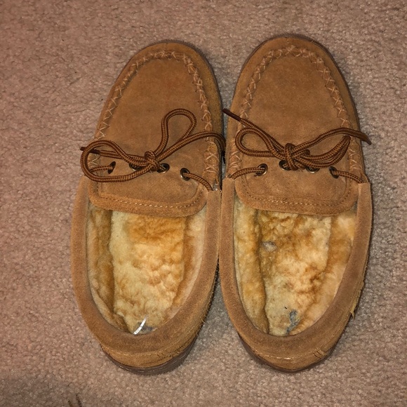RJS Chesnut fuzzies moccasins - Picture 1 of 3